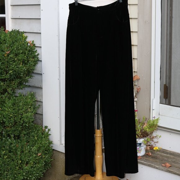Cupshe Jojo Black Stretch Velvet Velour Wide Leg Pants Sz LARGE - Picture 1 of 6